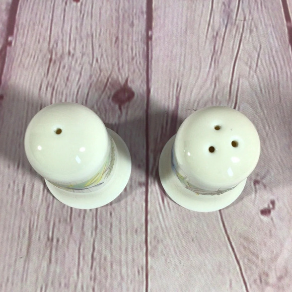 Vintage Floral Salt and Pepper Shaker Pair - Picture 5 of 6
